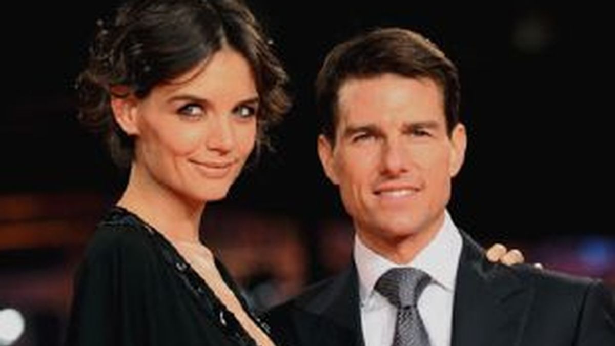 El actor estadounidense Tom Cruise y su esposa, la actriz Katie Holmes, presentan la película 'Valkyria', en Berlín. Vídeo: ATLAS