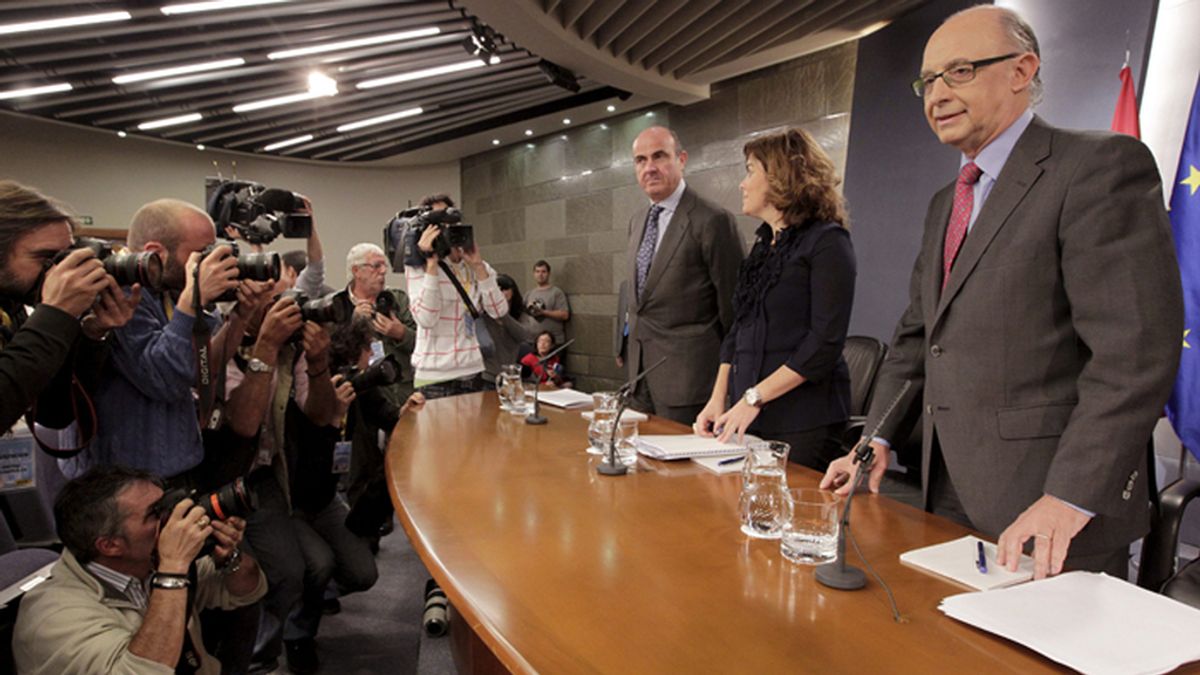 Soraya Sáenz de Santamaría, en la rueda de prensa posterior al Consejo de Ministros en el que se ha dado luz verde al proyecto de Presupuestos Generales del Estado para 2013