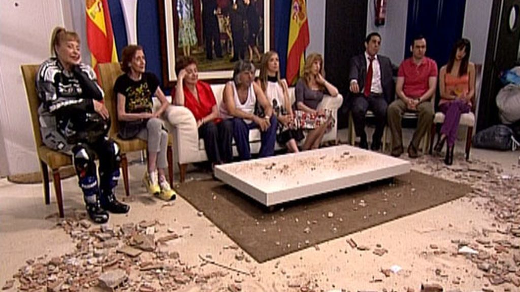 Cap 13, T.2: 'Un fontanero, un calentón y una abuela motorista'