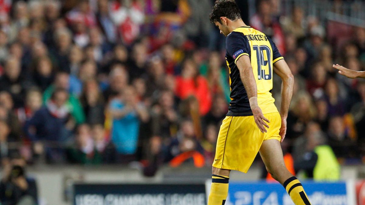 Diego Costa abandona el Camp Nou lesionado en los isquiotibiales