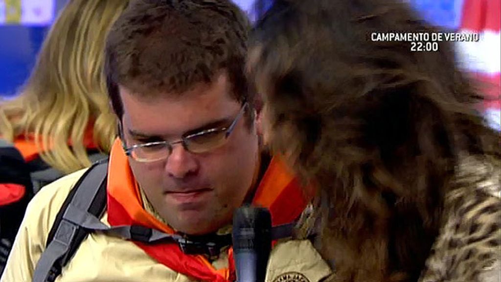 Los scouts visitan 'Sálvame' antes de emprender su camino al campamento