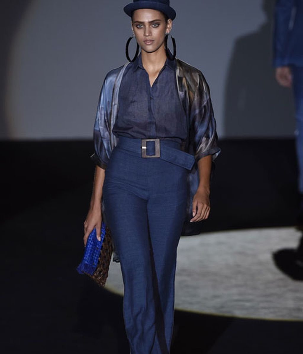 Flecos, plumas y cuero para la mujer más urbana