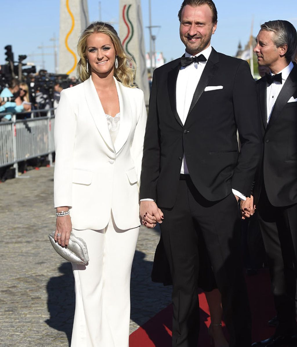 El príncipe Carlos Felipe y Sofia Hellqvist despiden su soltería con una cena de gala
