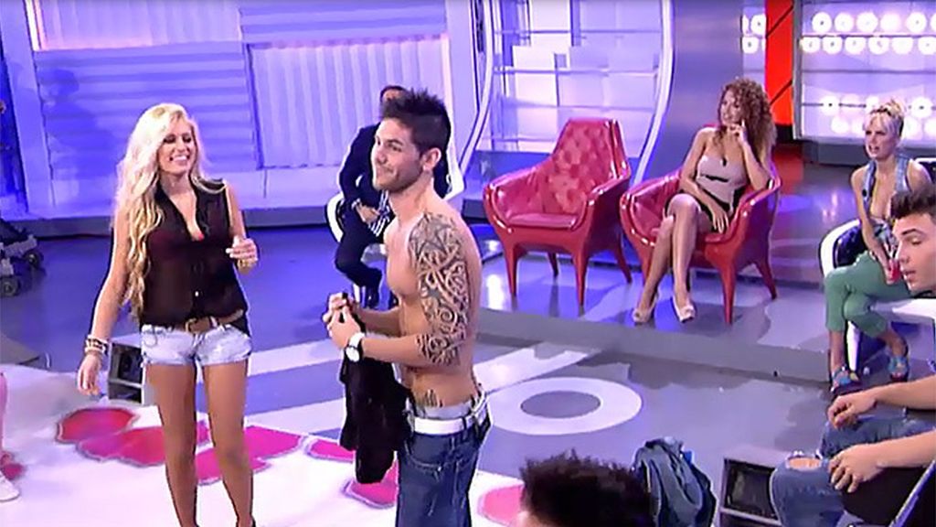 Erik se desnuda para Ainhoa