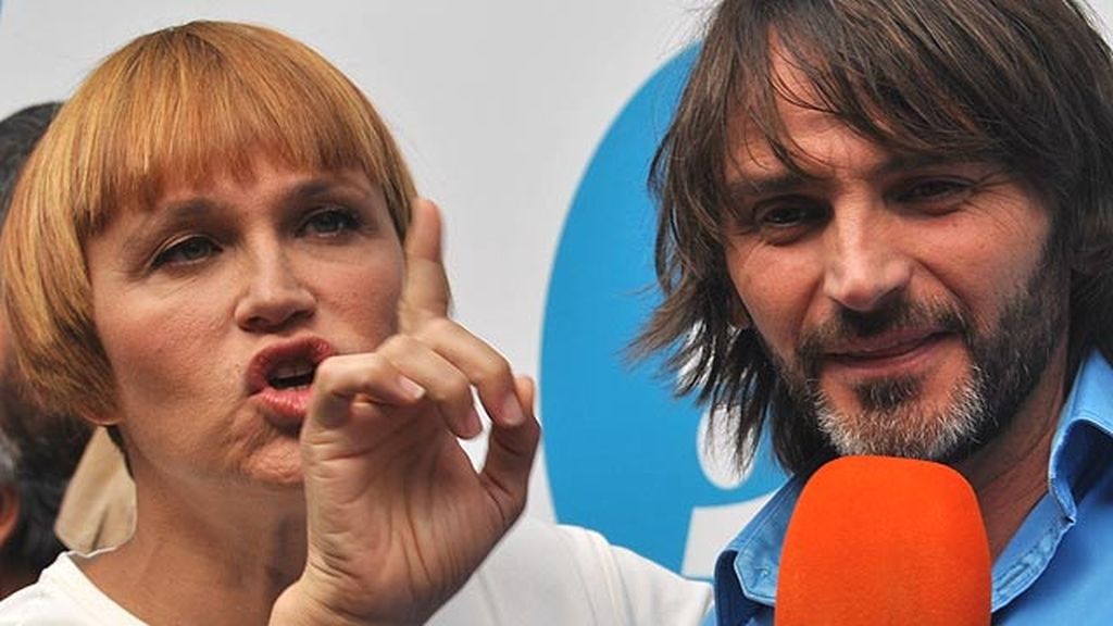 La vida de Lola y Javi se trastocará con su llegada