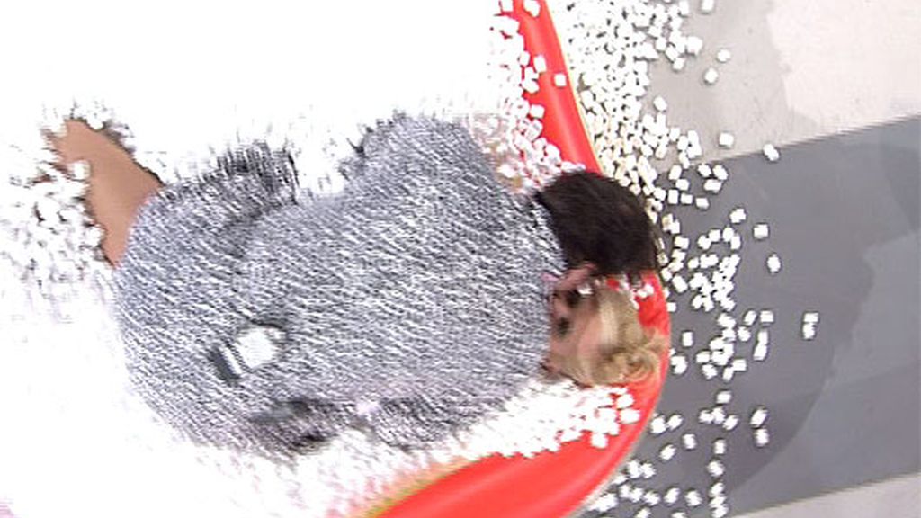 Pipi y Miriam, morreos en el jacuzzi