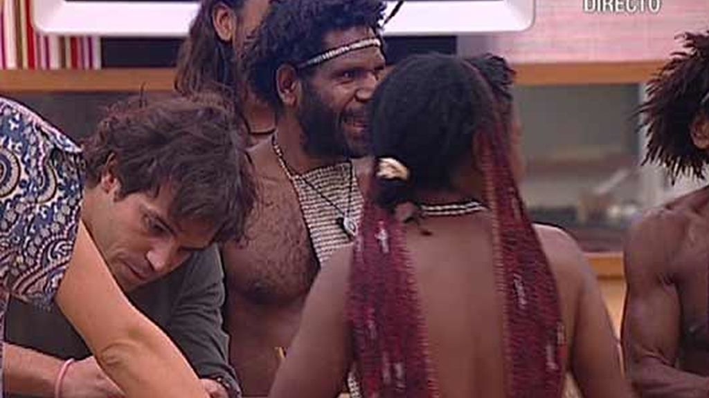 Una tribu indígena 'invade' Guadalix