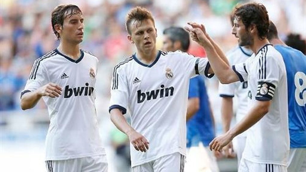 El Real Madrid golea al Oviedo El Real Madrid golea al Oviedo