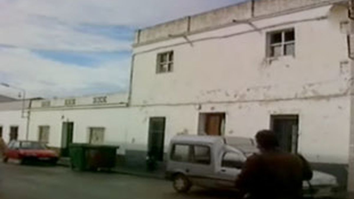 Esta es una de las casas en las que obligaron a la menor a prostituirse. Vídeo: Informativos Telecinco
