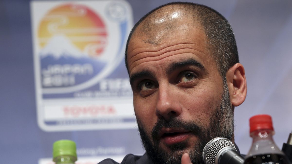 Guardiola durante una rueda de prensa en Japón