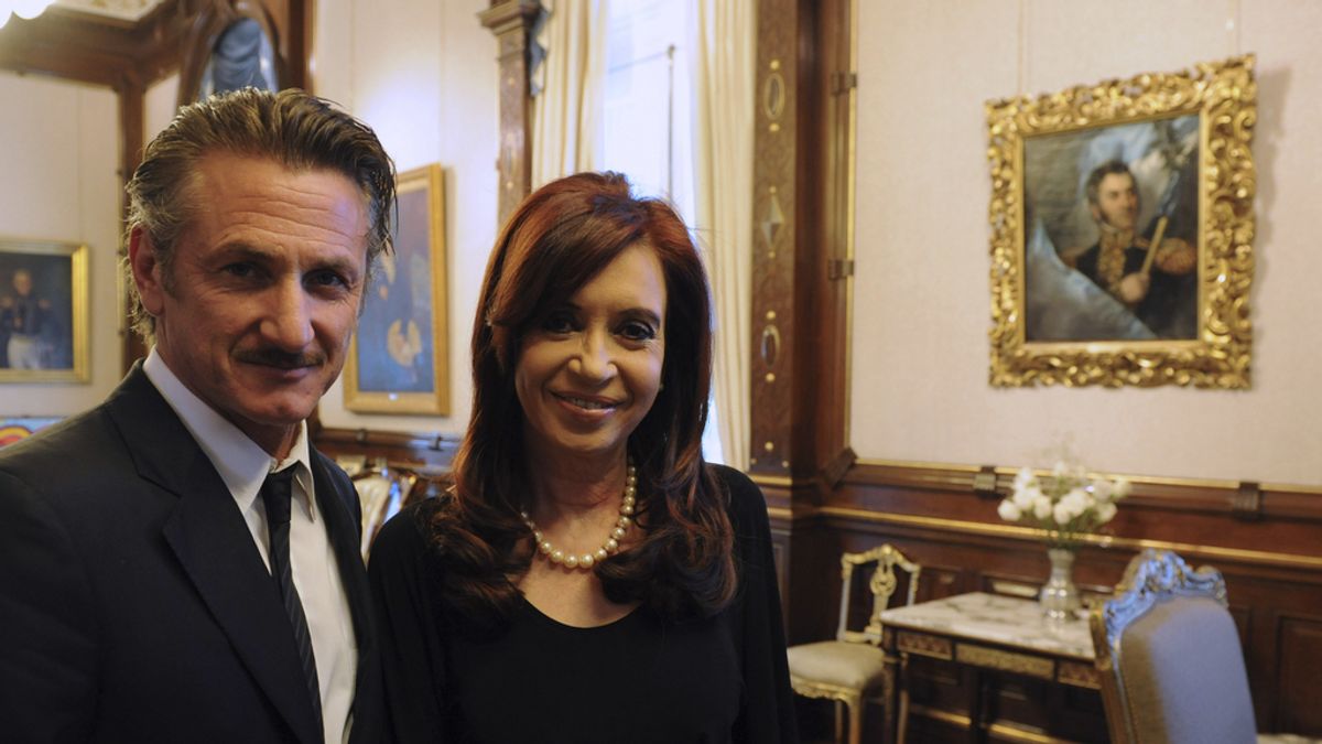 La presidenta de Argentina, Cristina Fernández de Kirchner, junto al actor Sean Penn