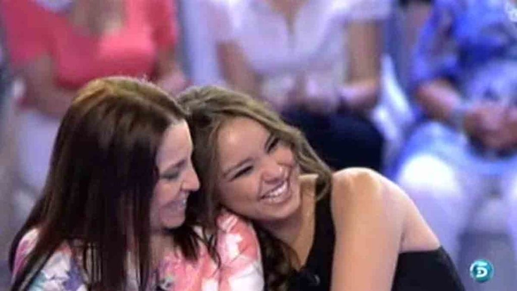 La cantante le ha dedicado a Mari el tema 'Simplemente tú'