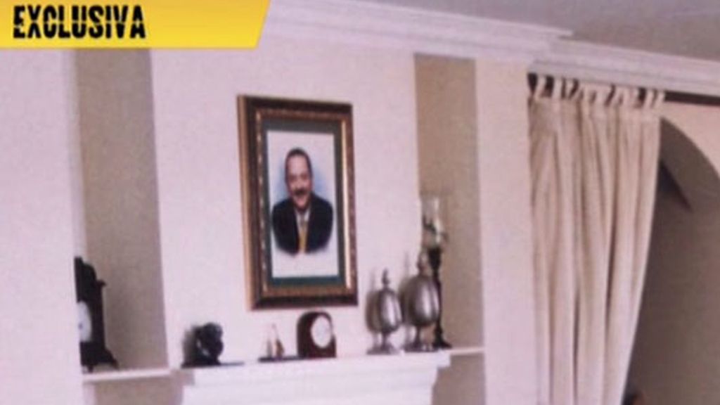 'La Pera', ilustrada con fotografías de Julián Muñoz