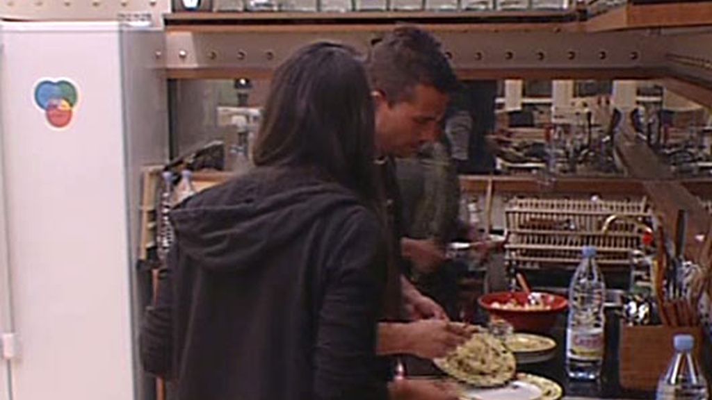 Arturo y Carol, mucho feeling en su primera noche juntos