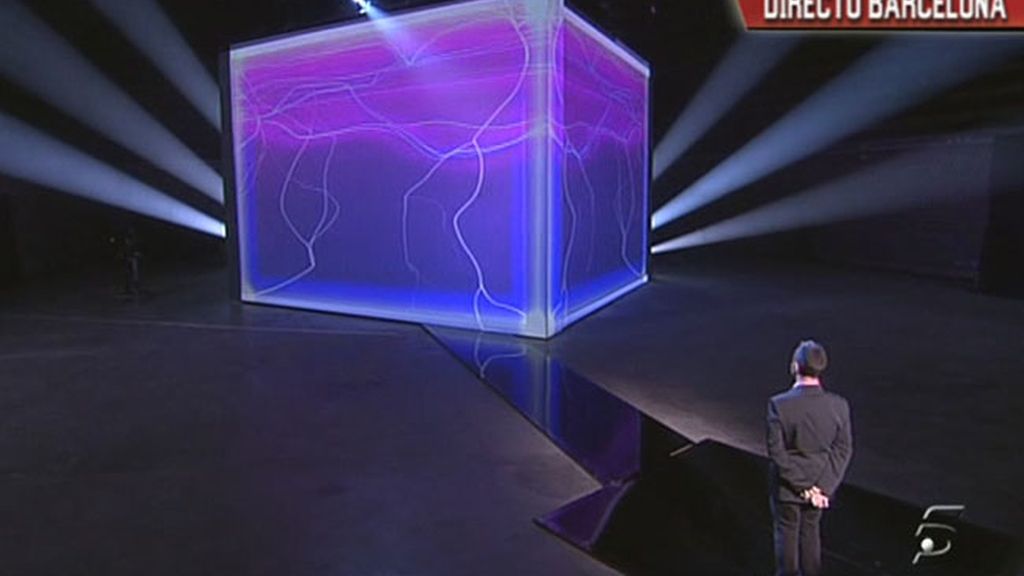 Víctor entra en 'La Caja Deluxe'