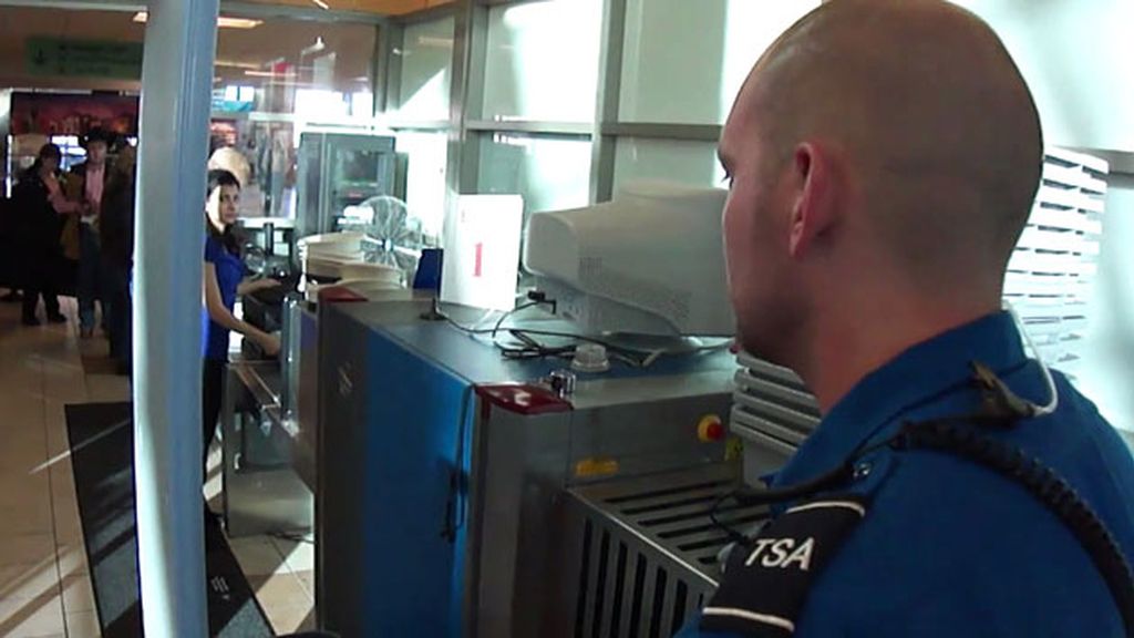 Minusválida, desnuda y sospechosa