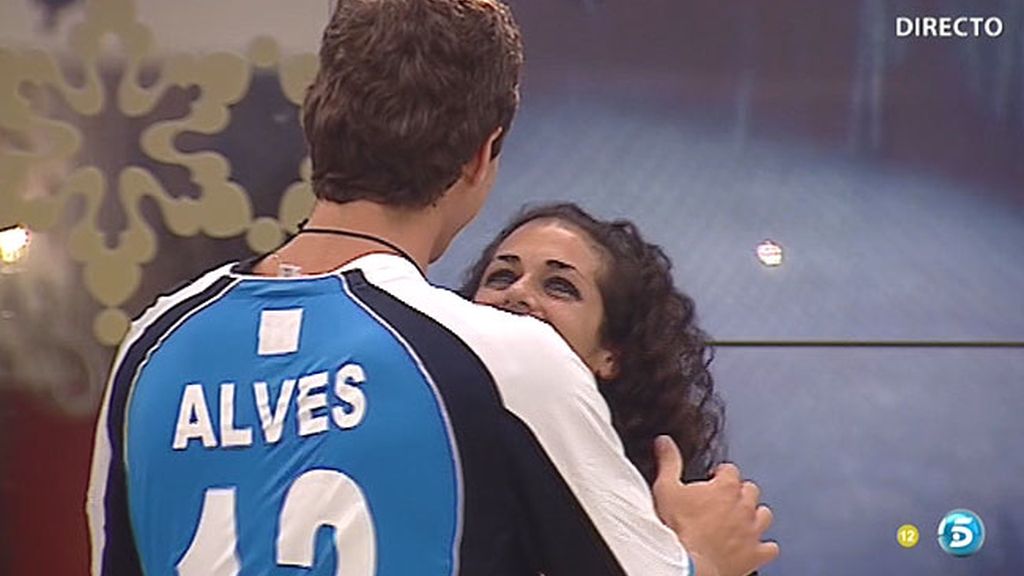 La surfera le da un mensaje a Fael: "No hables de fuera, calla la boca"