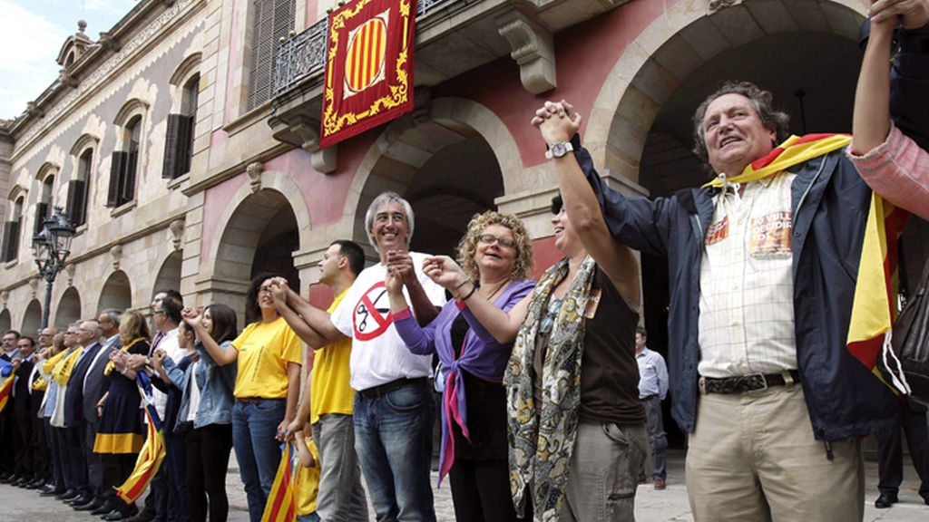 Cataluña une sus manos para reclamar su independencia