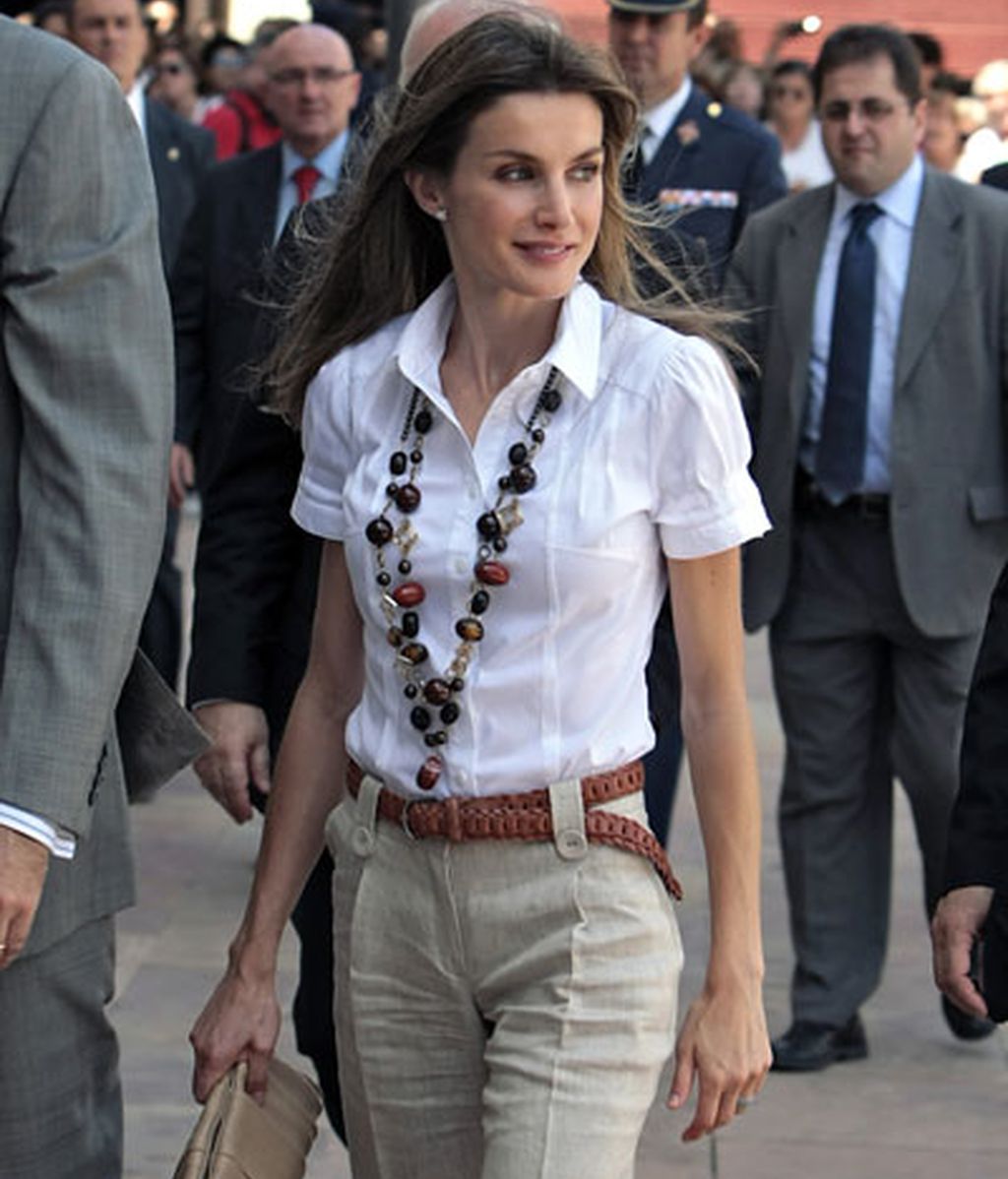 Doña Letizia acapara miradas y aplausos en Alcázar de San Juan