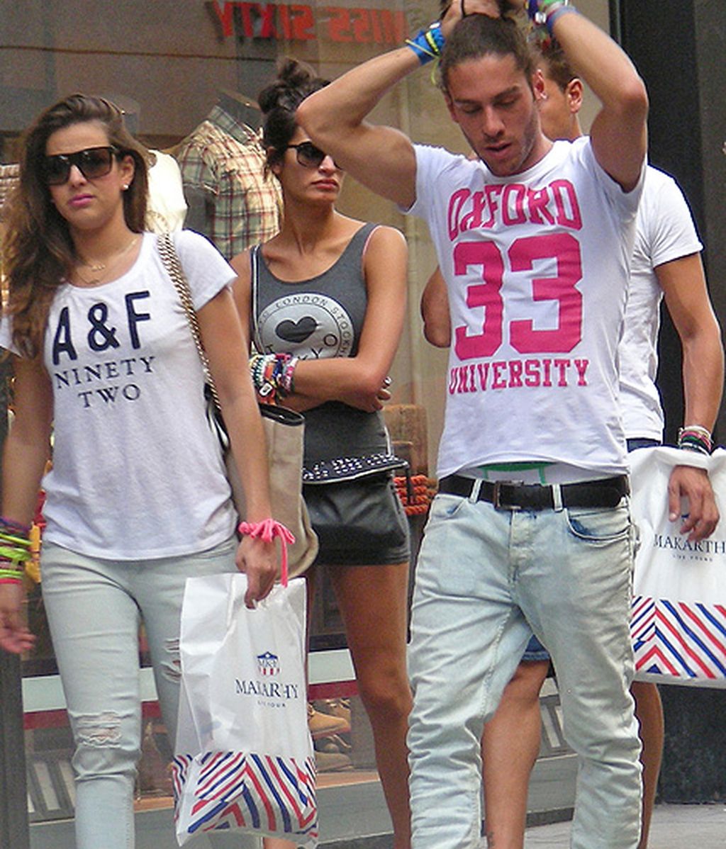 Raky, Juan Carlos, Kris y Sonia, disfrutan de una tarde de compras en pareja