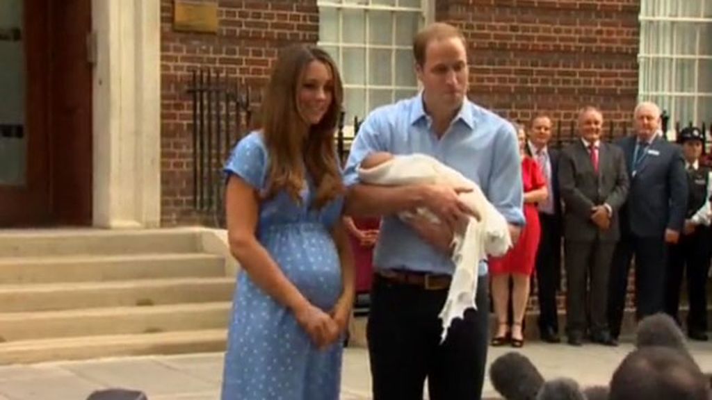 Guillermo y Kate presentan a su bebé