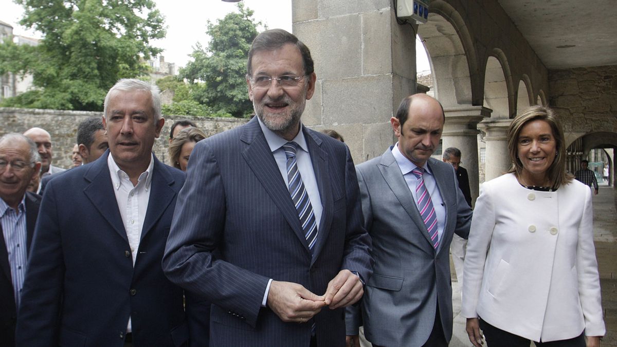 Mariano Rajoy junto a Javier Arenas, Ana Mato y otros dirigentes del Partido Popular