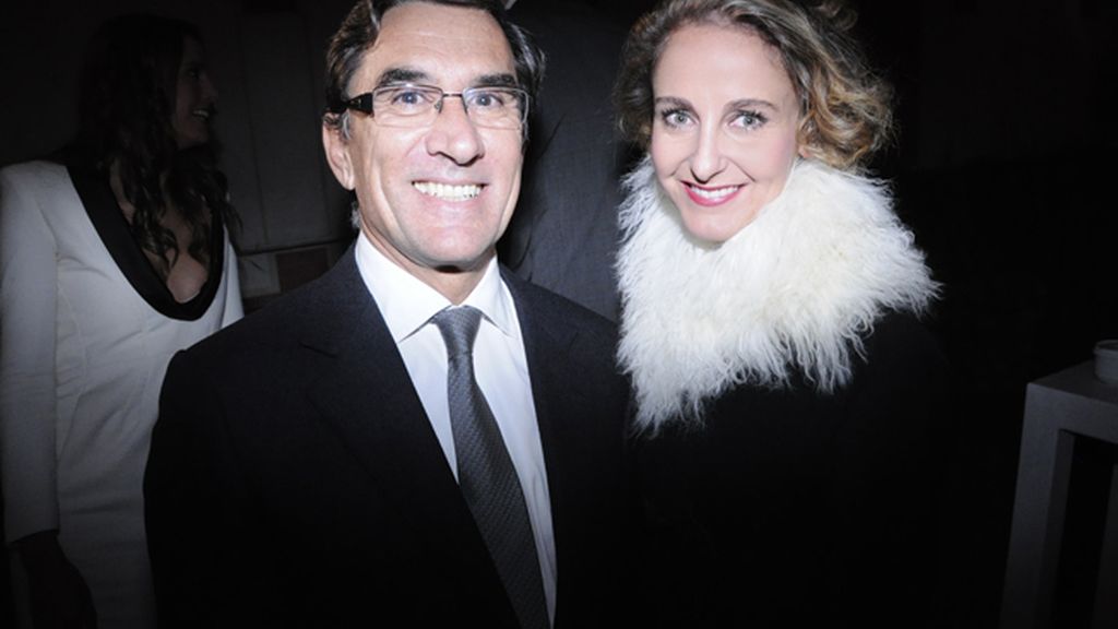 Juan Pedro Abeniacar, presidente de la Academia del Perfume, junto a Carla Royo-Villanova
