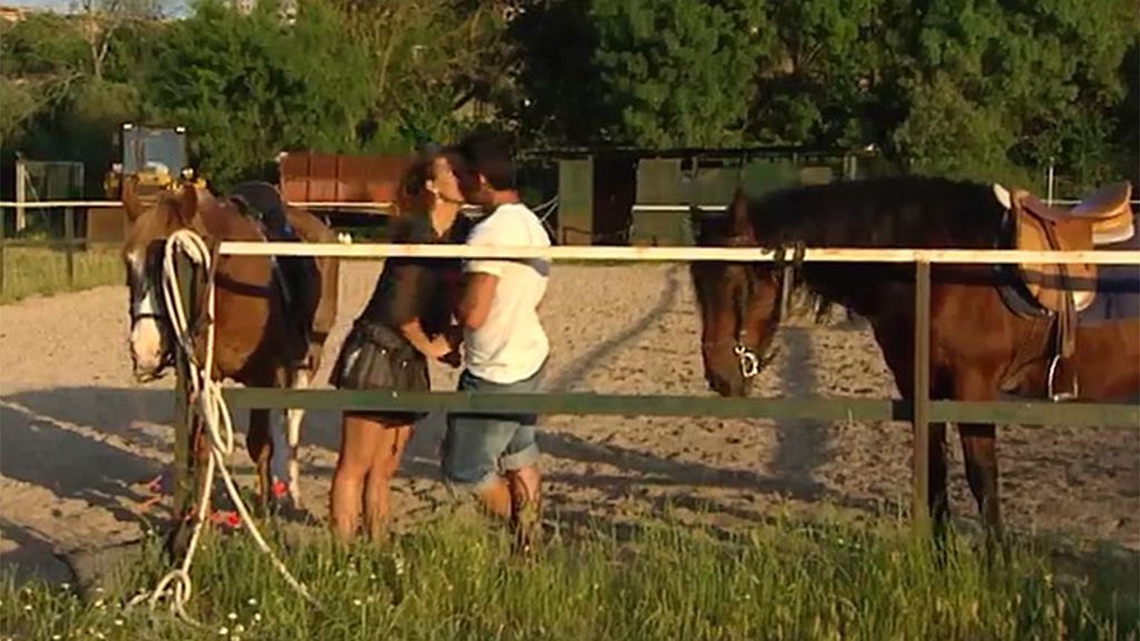 Nano se gana los besos de Gina