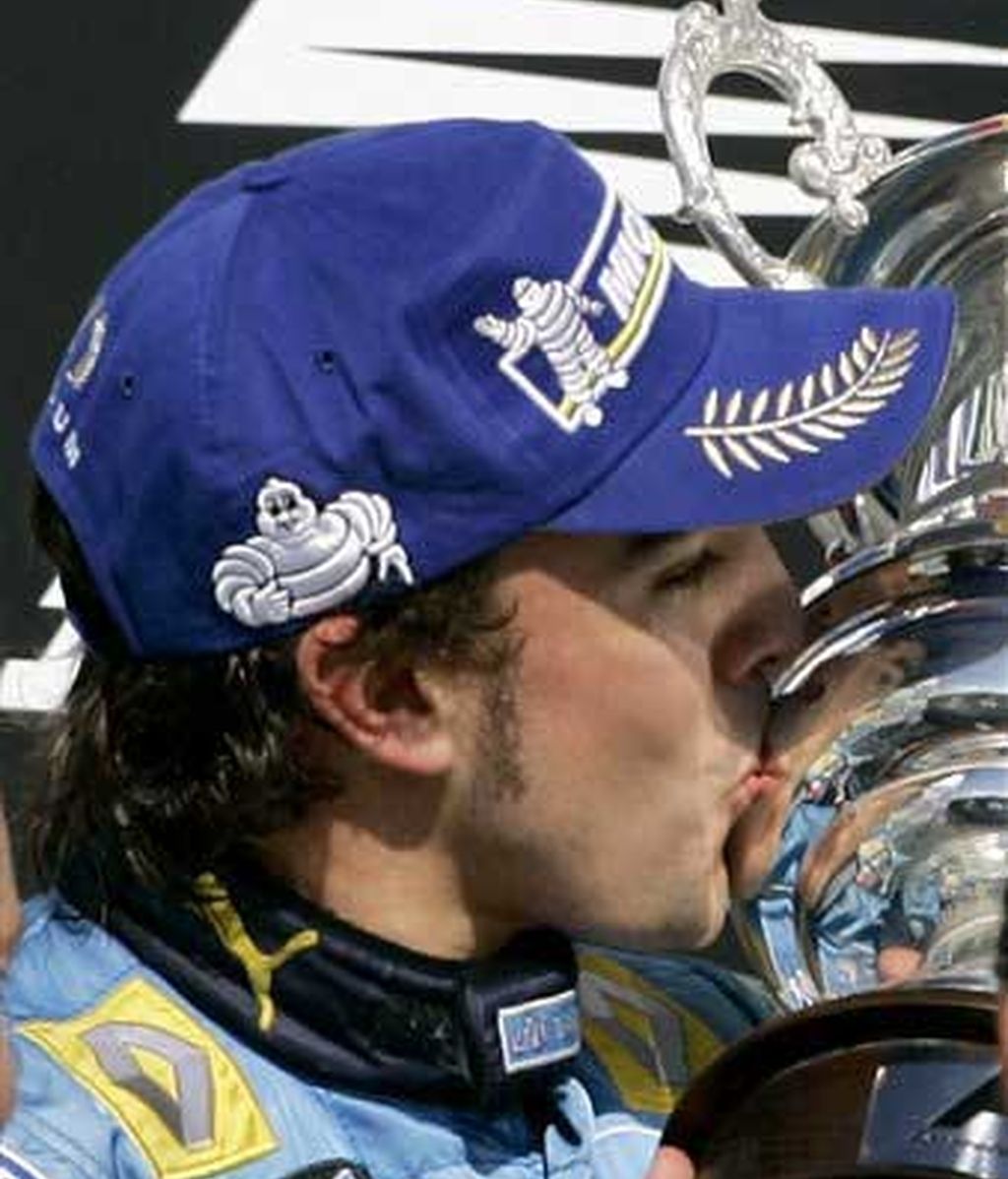 Fernando Alonso, bicampeón del mundo (2005 - 2006)