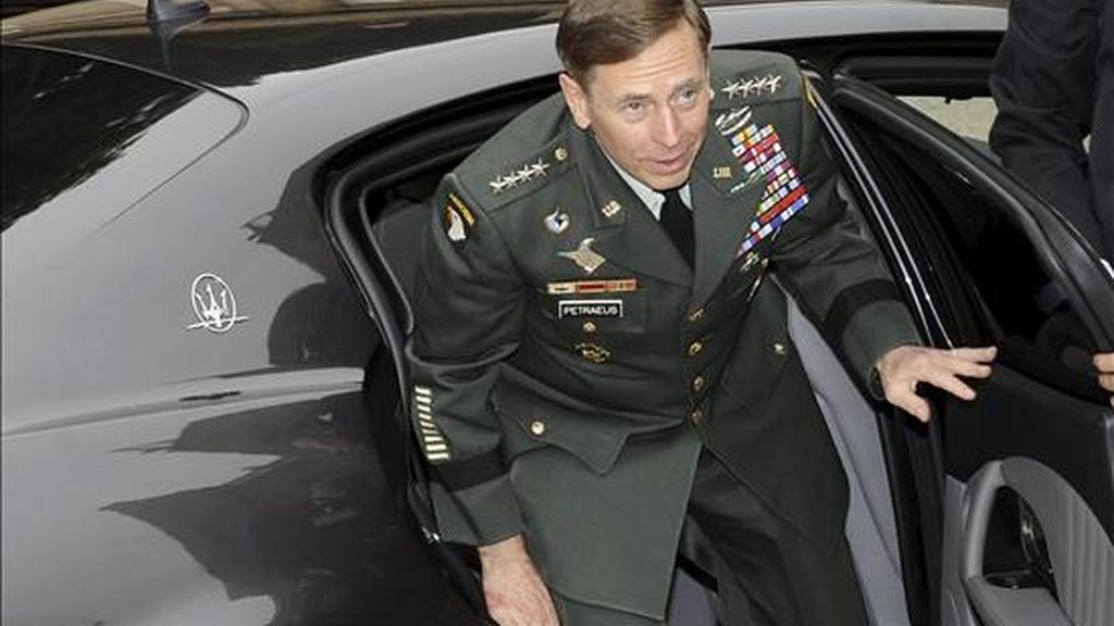 El comandante en jefe de la fuerza internacional que opera en Afganistán ISAF, el general estadounidense David Petraeus. EFE/Archivo El comandante en jefe de la fuerza internacional que opera en Afganistán ISAF, el general estadounidense David Petraeus. EFE/Archivo
