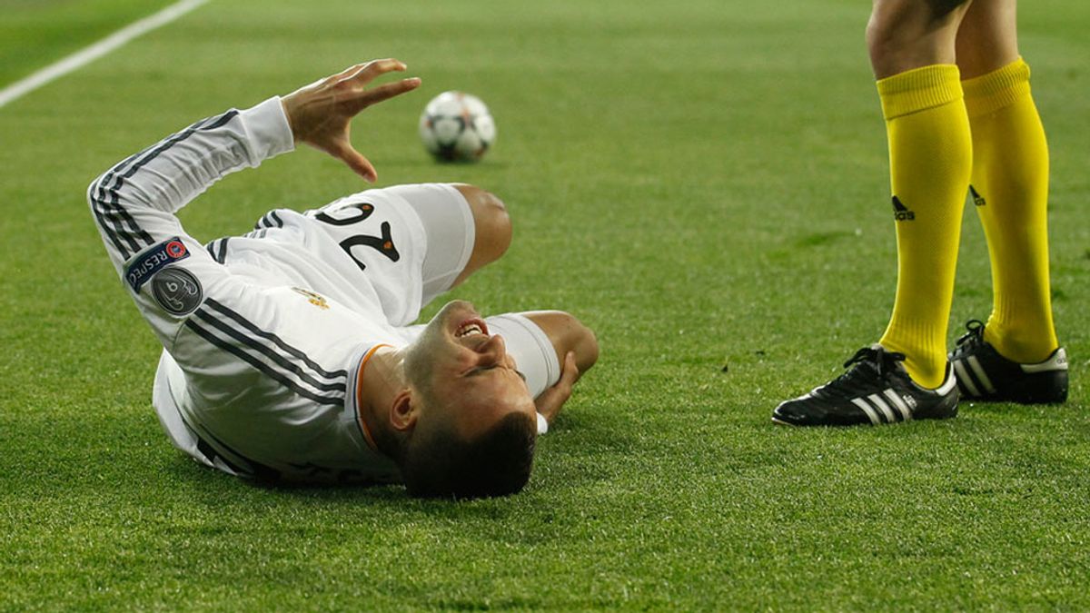 Jesé Rodríguez, lesionado con un fuerte golpe en la rodilla