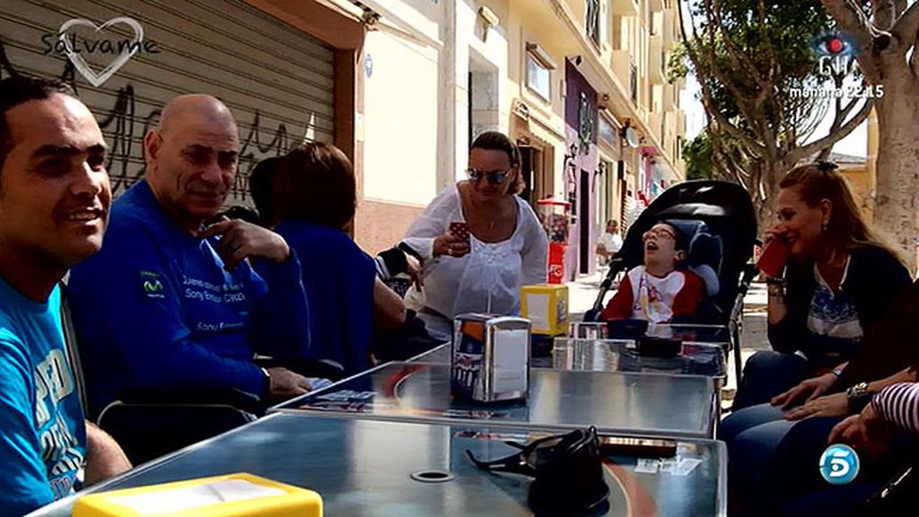 La colaboradora pasa unos días en la Asociación AMPPACE
