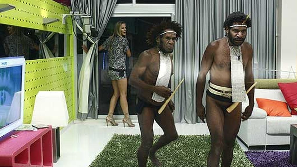 Una tribu indígena 'invade' Guadalix