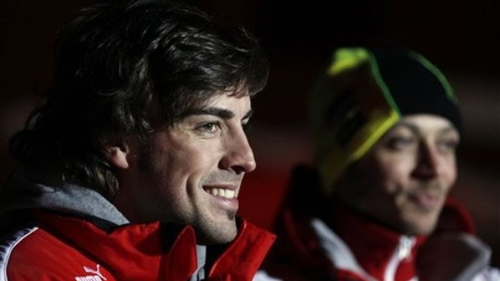 Alonso y Rossi en el cuartel general de invierno del mundo Ferrari