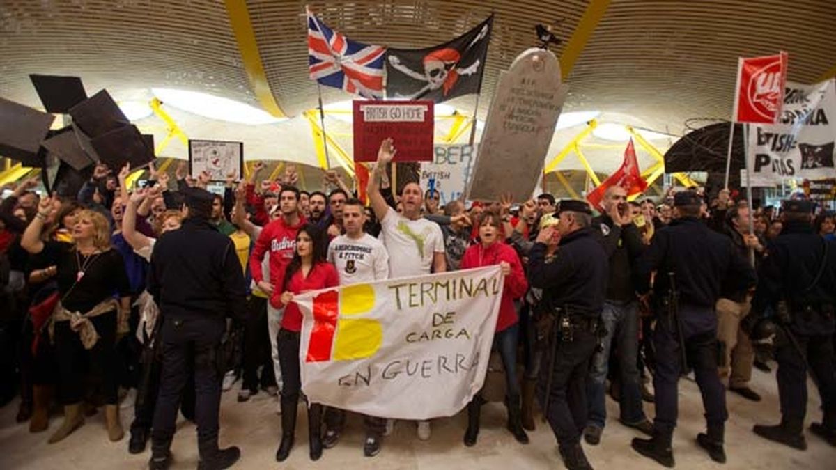 Trabajadores de Iberia mantienen la huelga