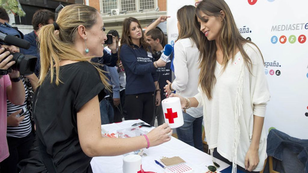 Solidarios en el Día de la Banderita