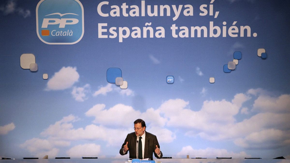 Rajoy llama a la serenidad y al diálogo y lamenta que Mas dañe la imagen de España
