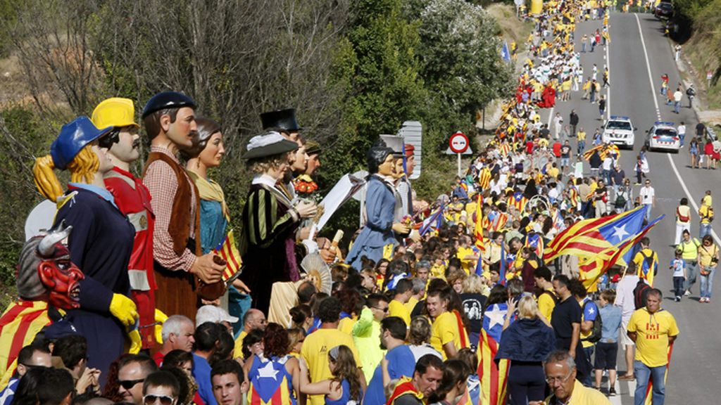 Cataluña une sus manos para reclamar su independencia