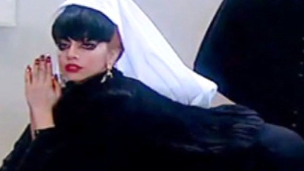 Lady gaga, vestida de monja