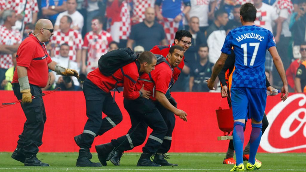 Los jugadores croatas piden calma a su afición