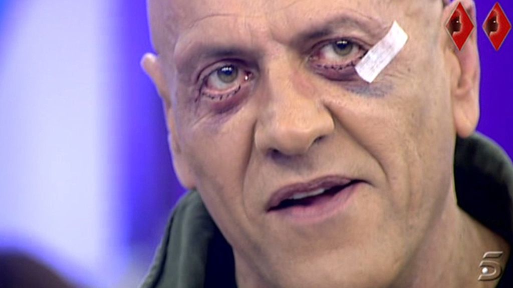 Jorge Javier Vázquez le quita las gafas de sol a Kiko Matamoros