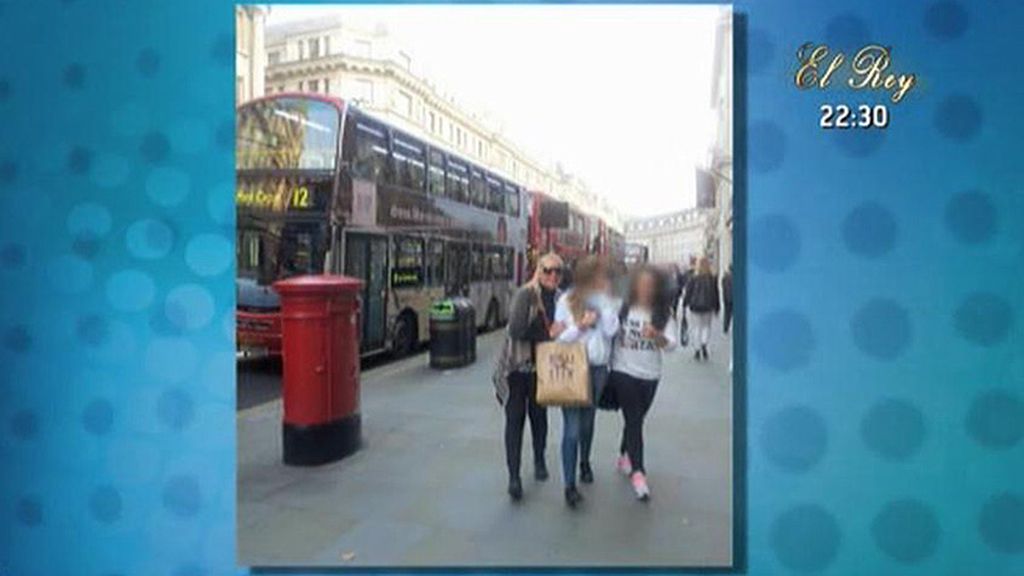 La colaboradora de 'Sálvame' ha viajado junto a su hija y unas amigas