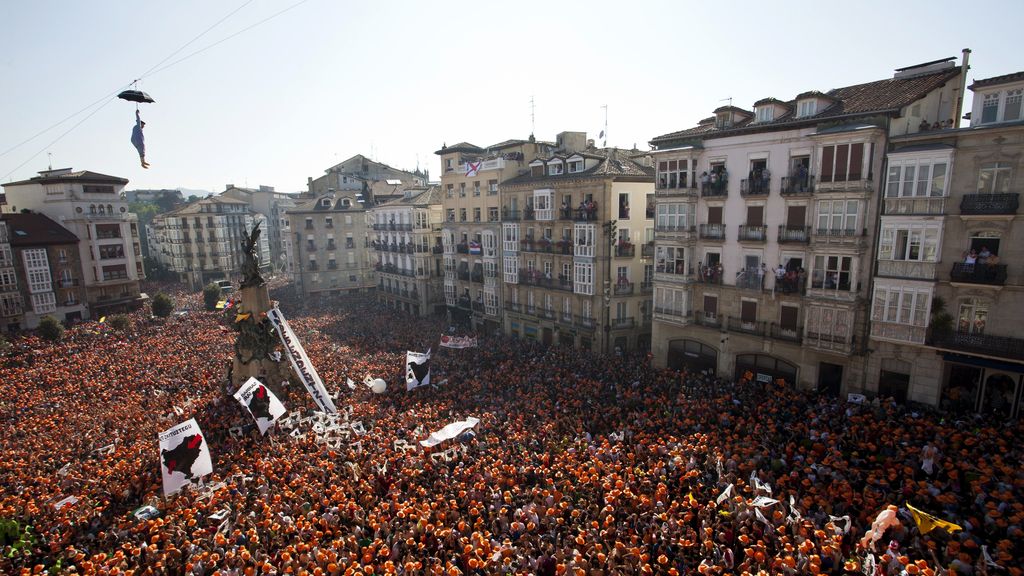 Izagirre ha sido quien se ha acercado a Basagoiti FOTO: EFE