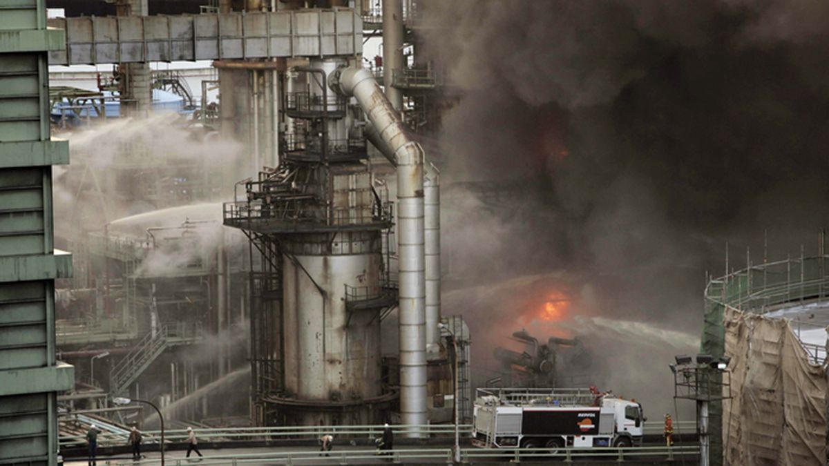 Incendio en la refinería de Repsol en La Coruña