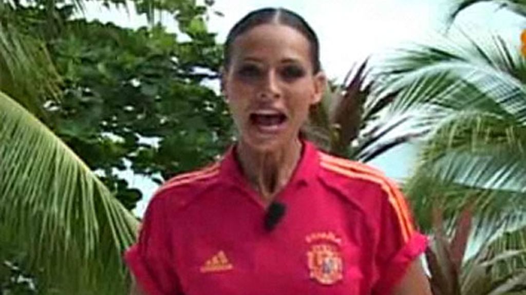 Eva González, con 'La Roja'