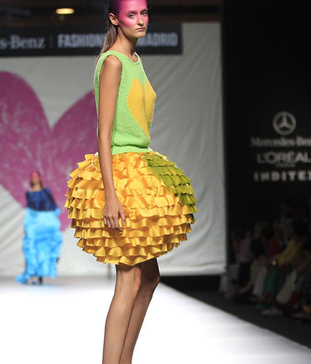 Ágata vuelve a jugar con el color