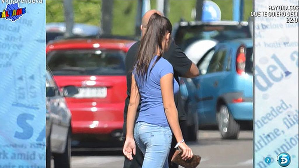 El hijo de Isabel Pantoja, fotografiado en compañía de una chica