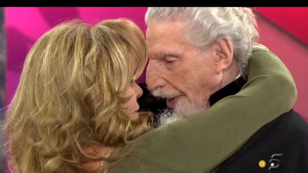 El abrazo de Leandro de Borbón y su hija, tras 17 años