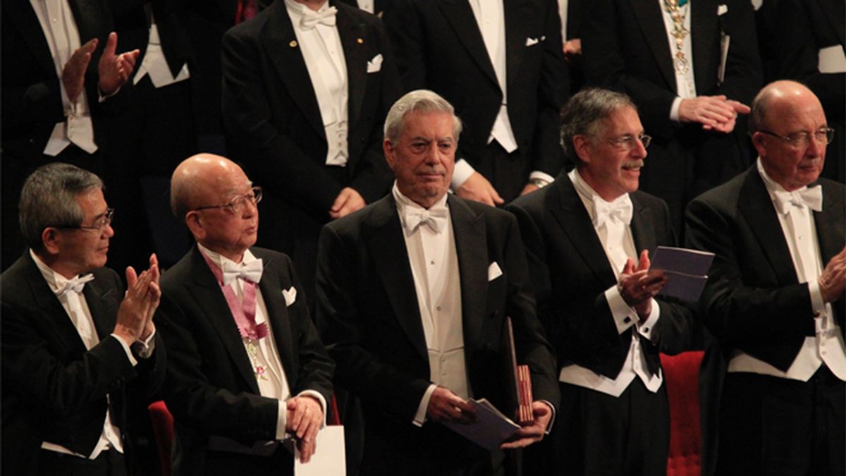 Vargas Llosa ya tiene el Nobel en sus manos