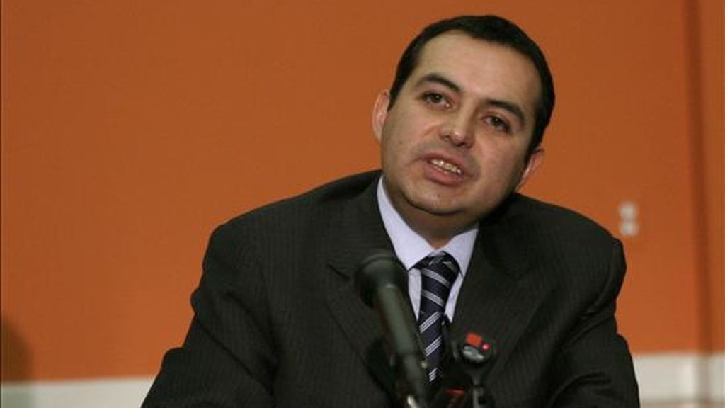 "La política cambiaria no debe ser utilizada como herramienta de política comercial. Para tener un sector exportador fuerte hay que tener la posibilidad de exportar a otras economías", apuntó el Secretario de Hacienda y Crédito Público de México, Ernesto Cordero Arroyo "La política cambiaria no debe ser utilizada como herramienta de política comercial. Para tener un sector exportador fuerte hay que tener la posibilidad de exportar a otras economías", apuntó el Secretario de Hacienda y Crédito Público de México, Ernesto Cordero Arroyo